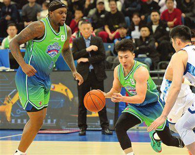 开云体育平台-带着拼劲儿和执行力 天津男篮开启“3连客”