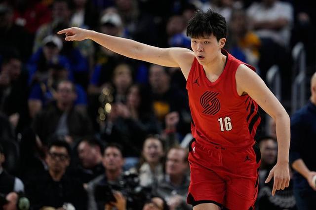 开云-爱游戏-14分17篮板 杨瀚森发展联盟篮板球数据创新高