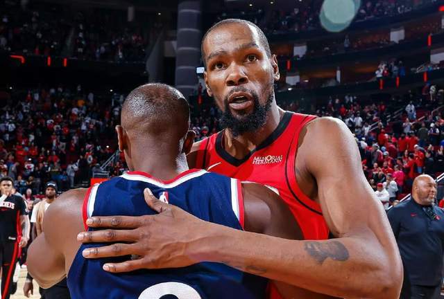 开云-爱游戏-连续2场提前认输，乌度卡给主力下马威 火箭赛程太难 难逃三连败