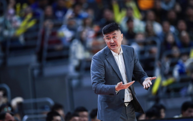 开云-爱游戏-广东宏远16分大败！输给辽宁男篮，崔永熙首秀2分，萨林杰0分